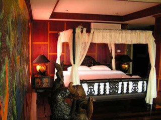 Book our Phuket luxury apartment for rent with a spa and sauna